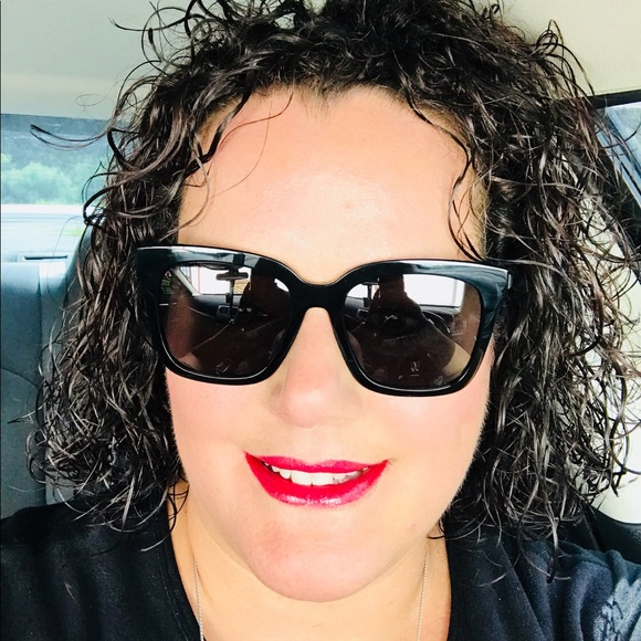 Meet your Posher, Krissy! - Picture 13 of 14